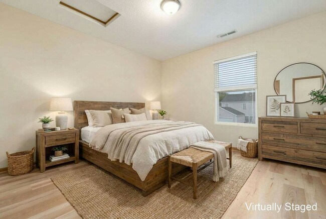 Building Photo - Beautifully Updated Single Family in a Private Community