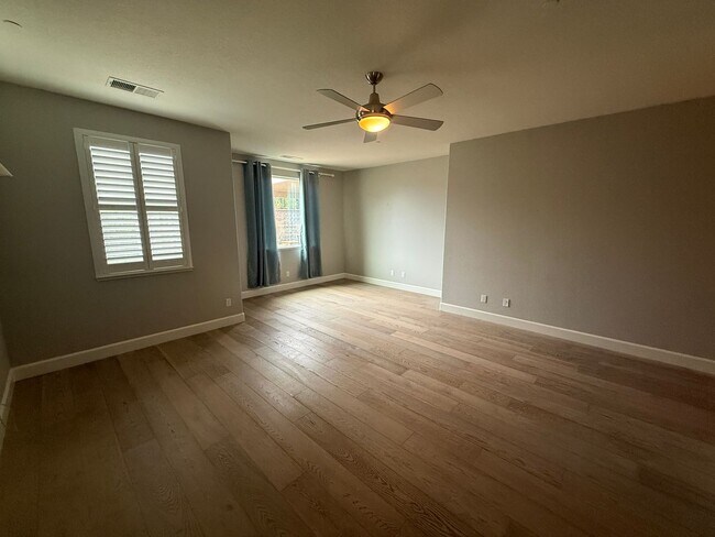 Building Photo - Beautiful Home in Springlake