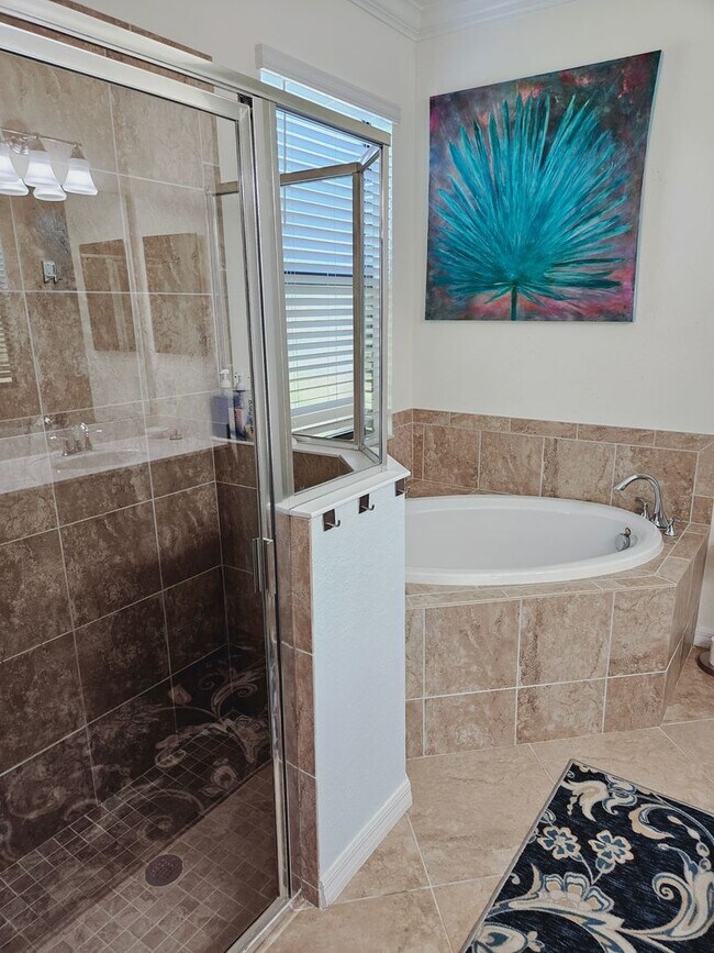 Building Photo - Annual Furnished Pet Friendly Twin Villa l...