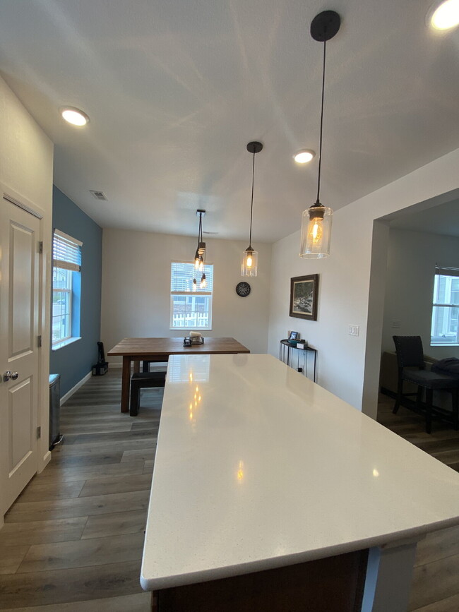 Building Photo - 3 bedroom - Shady Ridge