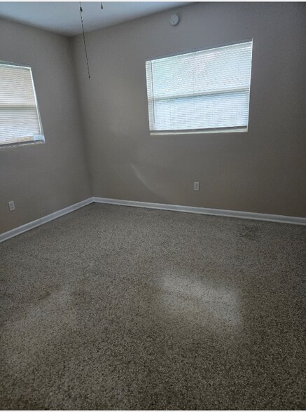 Building Photo - 1420 S Betty Ln