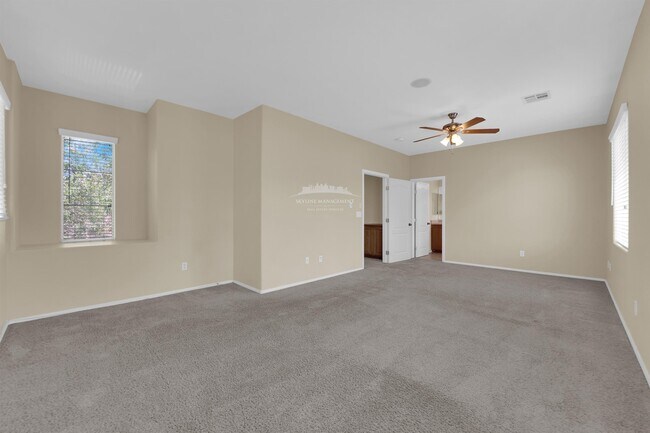 Building Photo - 680 Forest Peak St