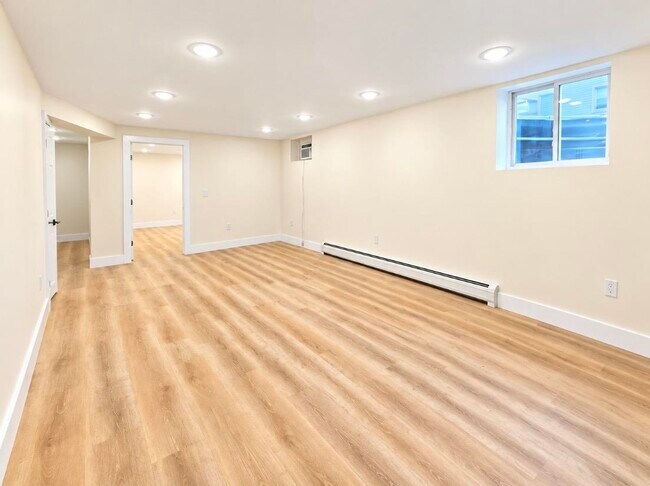 Building Photo - 156 Nelson Ave