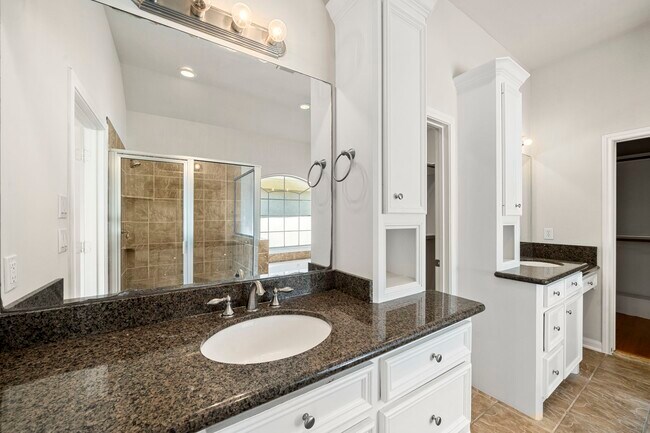 Building Photo - 1726 Stacy Falls