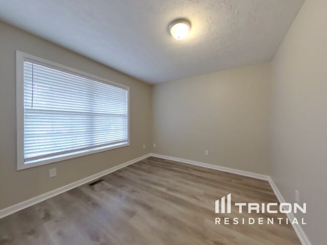 Building Photo - 581 Meadow Spring Dr