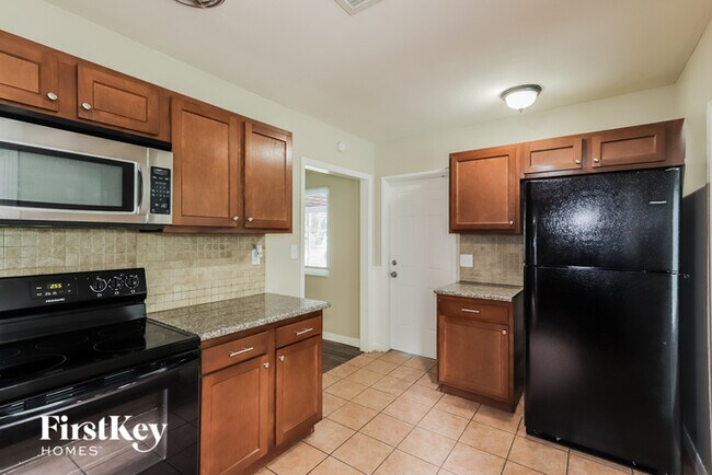 Building Photo - 10112 N Ashley St