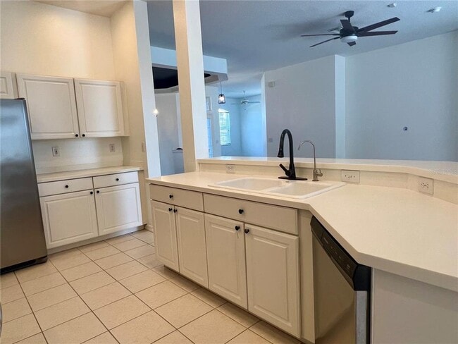 Building Photo - 7813 Castleisland Dr