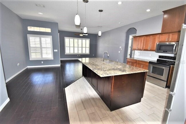 Building Photo - 16612 Tudor Grove Dr