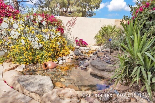 Building Photo - 4921 S Vista Pl