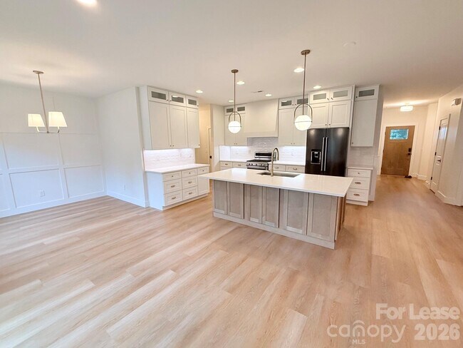 Building Photo - 5707 Verducci Ln