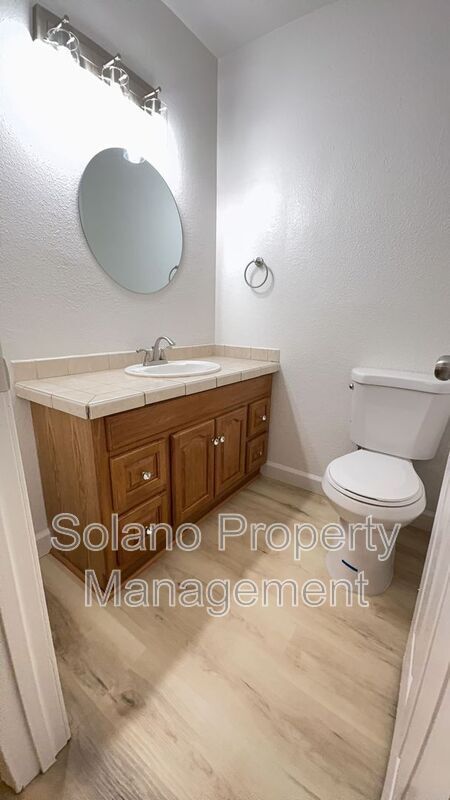 Building Photo - 1625 Park Ln