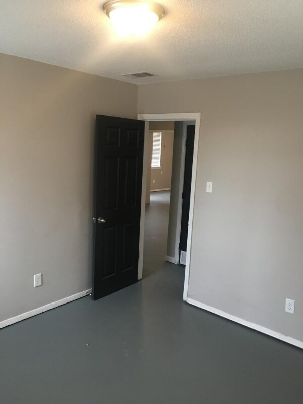 Building Photo - 818 Laurel St