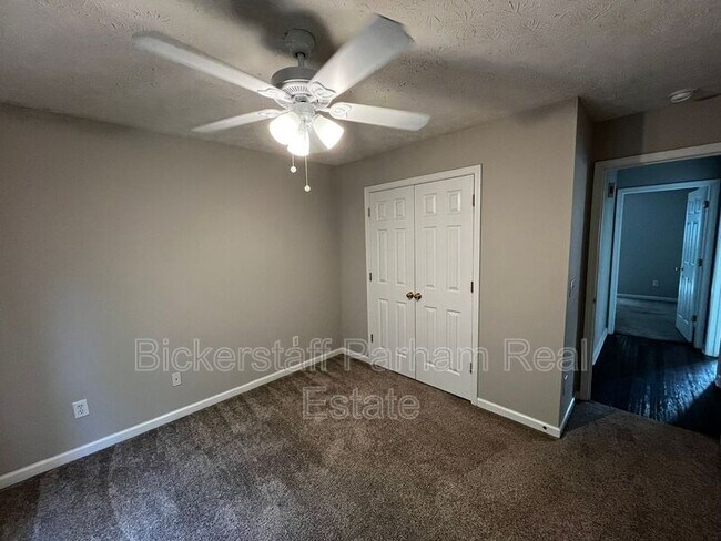 Building Photo - 8012 Rocky Creek Dr