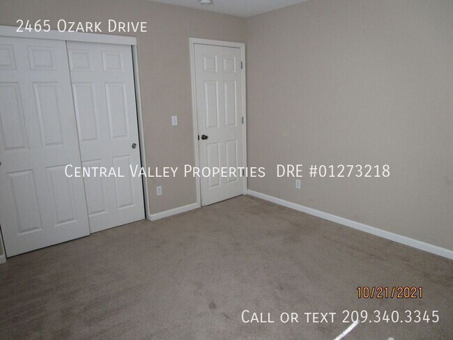 Building Photo - 2465 Ozark Dr