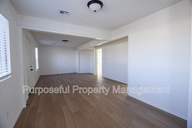 Building Photo - 2924 SW 51st St