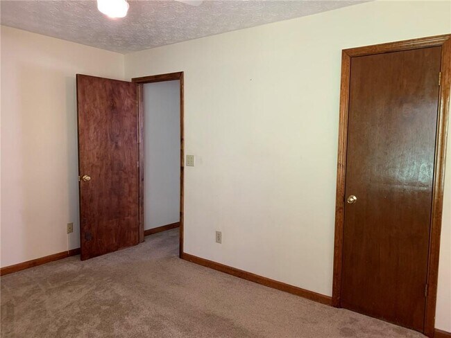 Building Photo - 1103 Booth Ct SW