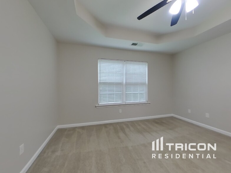 Building Photo - 247 Augusta Woods Dr