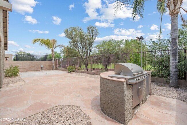 Building Photo - 12708 N Rodeo Land