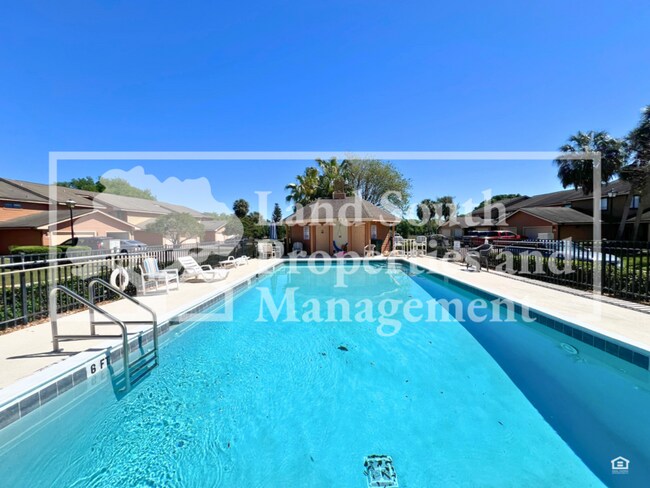 Building Photo - 707 Carpenters Way