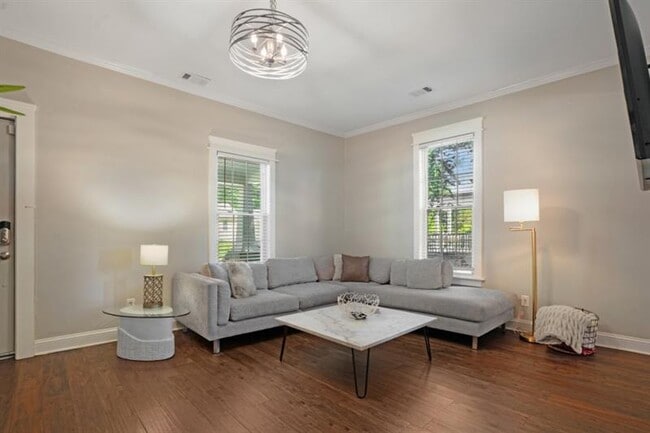 Building Photo - 1272 Oakland Terrace SW