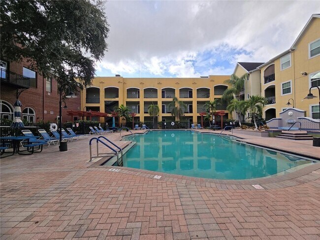 Building Photo - 1910 E Palm Ave