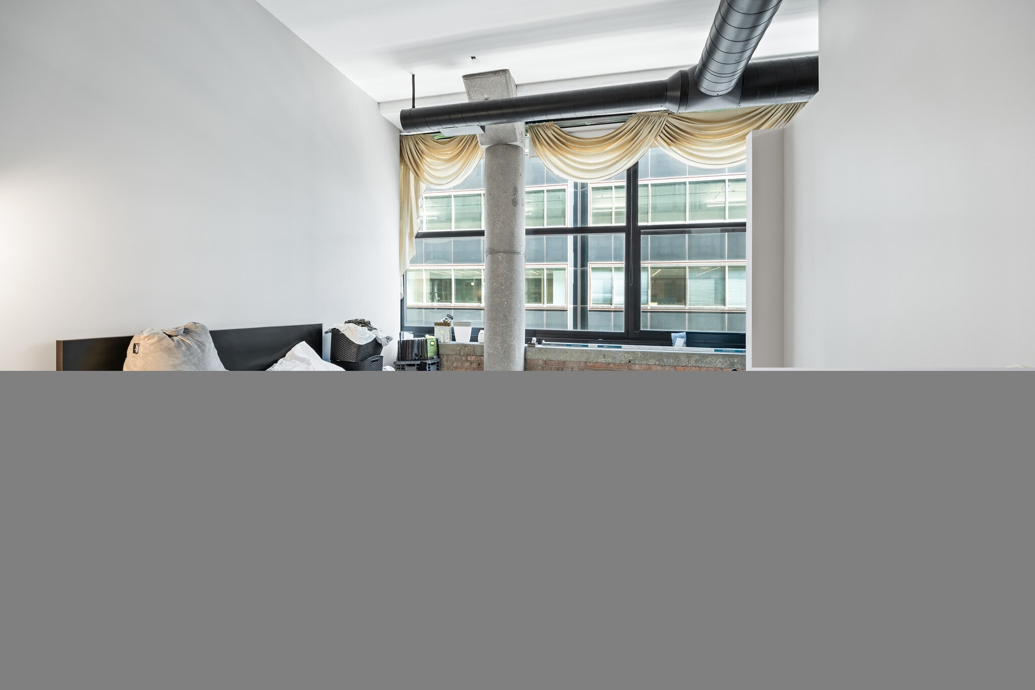 Building Photo - 130 S Canal St