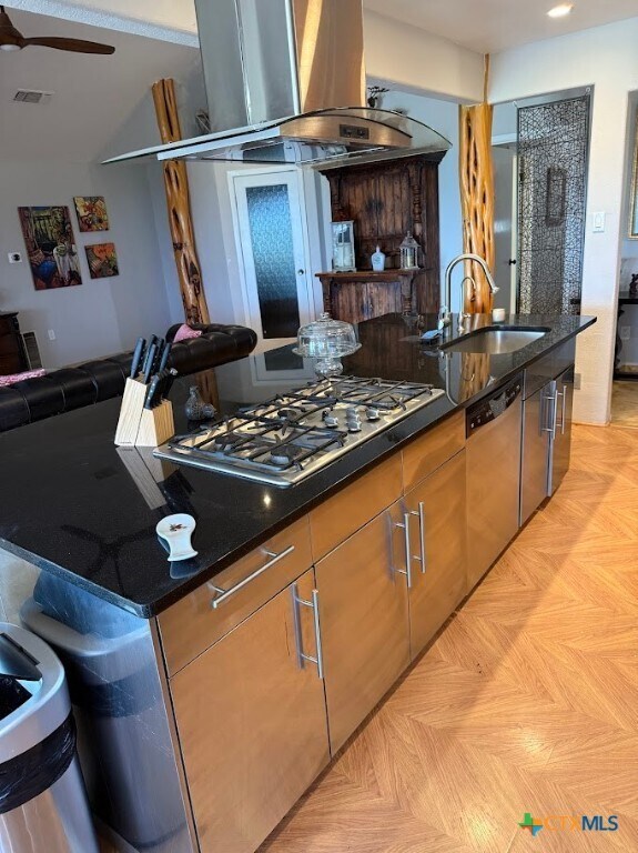 Building Photo - 901 Madrona Dr