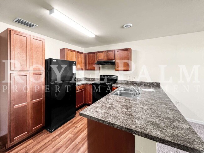 Building Photo - 3BR/2BA Duplex in Vistanna Villas | Garage + Resort Pool!