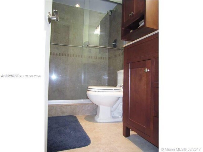 Building Photo - 6886 N Kendall Dr