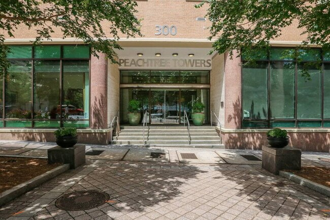 Building Photo - 300 W Peachtree St NW