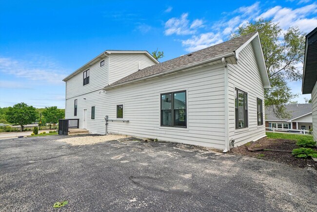 Building Photo - 9771 W 143rd St