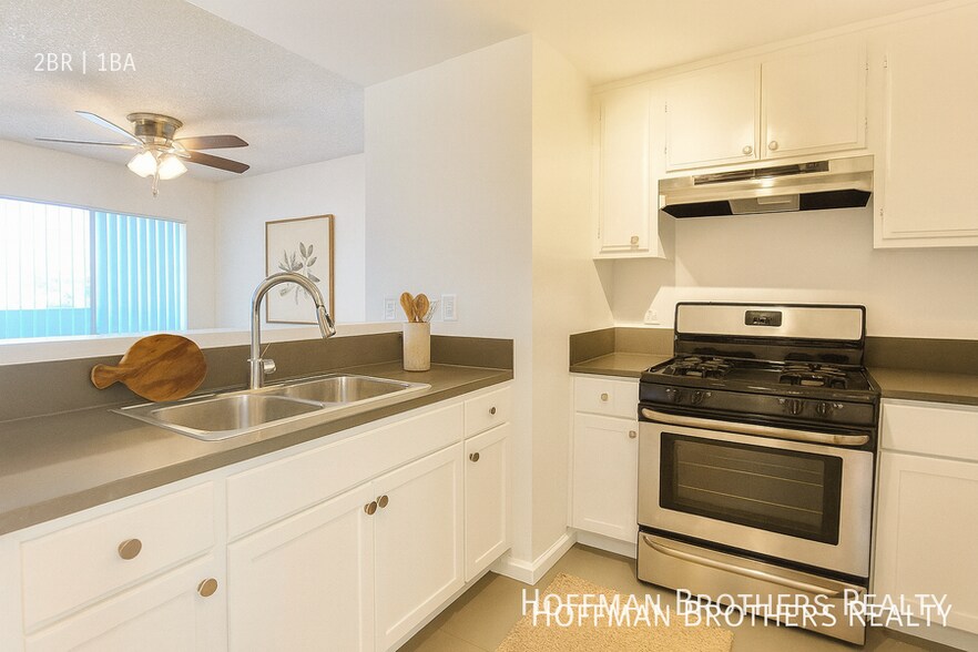 Building Photo - 5011 Monte Vista St