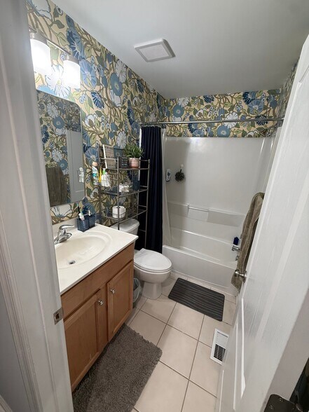 Building Photo - 349 Schooner Ln