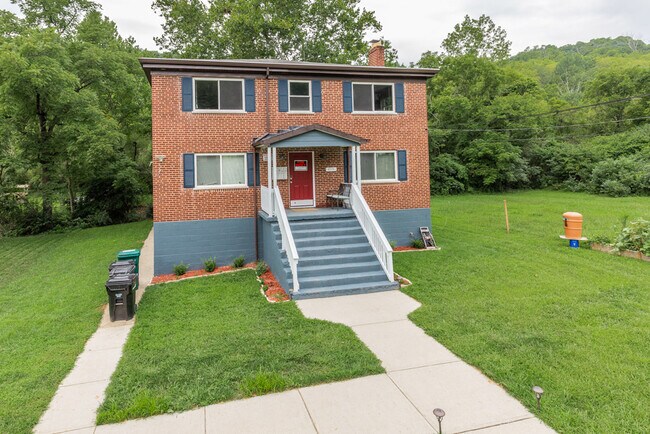 Primary Photo - 4715 Kirby Ave