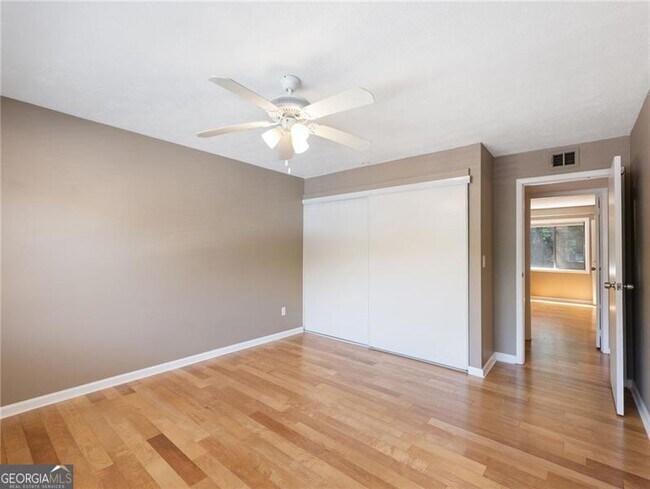 Building Photo - 115 Biscayne Dr NW