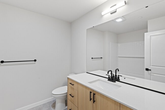 Building Photo - 16124 Cascadian Way