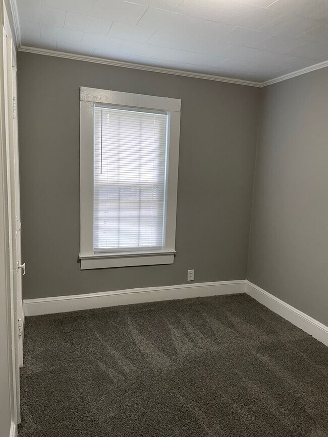 Building Photo - 383