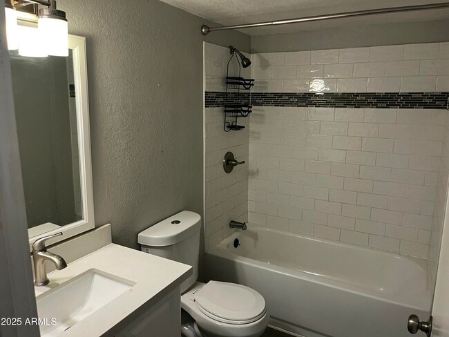Building Photo - 5027 N 16th Ave