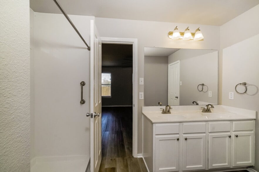 Building Photo - 3654 Archer Blvd