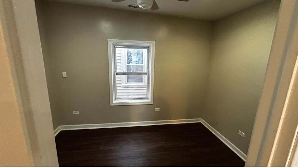 Building Photo - 4510 S Laflin St