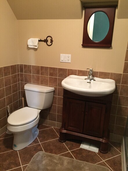 Bathroom / tile floor - 6236 Cate Farm Ct SE