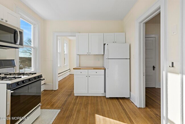 Building Photo - 98 First Ave