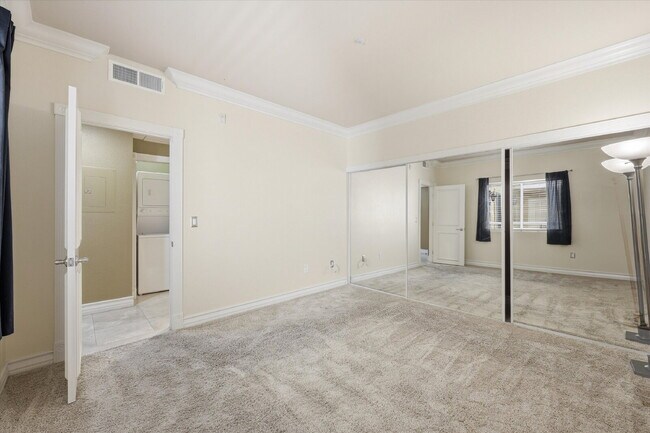 Building Photo - Luxury 1-Bedroom Rental in Guard-Gated Meridian – Walk to the Strip!