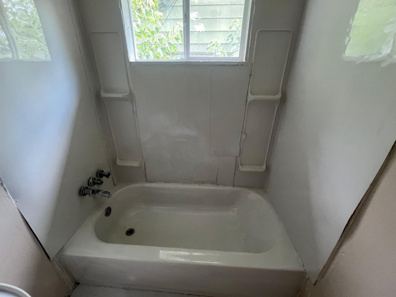 Building Photo - 3058 Lenta Cove