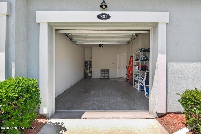 Building Photo - 381 Richmond Dr