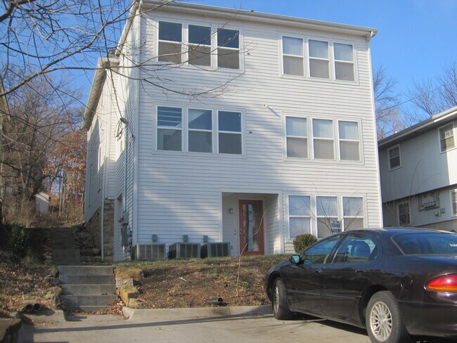 Building Photo - 1106 Ohio St
