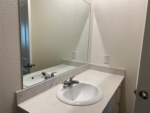 Building Photo - 5925 Sahara Dr