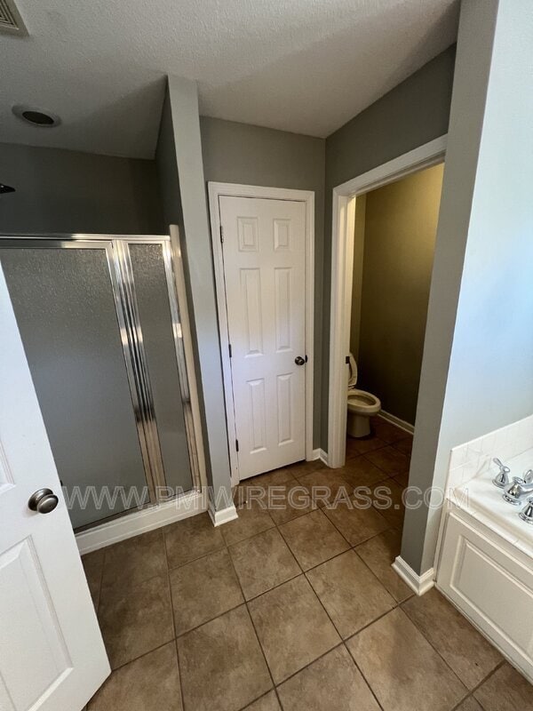 Building Photo - 267 Maree Dr