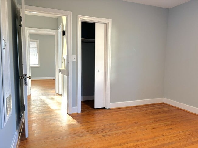 Building Photo - 2 Bedroom | 1 Bathroom Home – Downtown Charleston - Available NOW! Short term lease!
