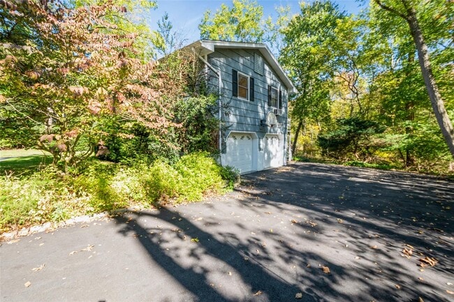 Building Photo - 235 Douglas Rd